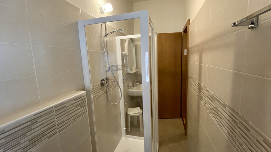 Bathroom 4, Casteluce Hotel Funivie, Trento