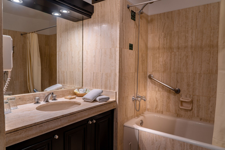 Bathroom 4, Jose Antonio Cusco Hotel, Cusco