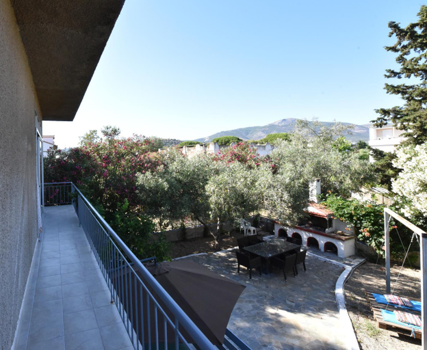 Others 3, jasmine apartments, Central Greece