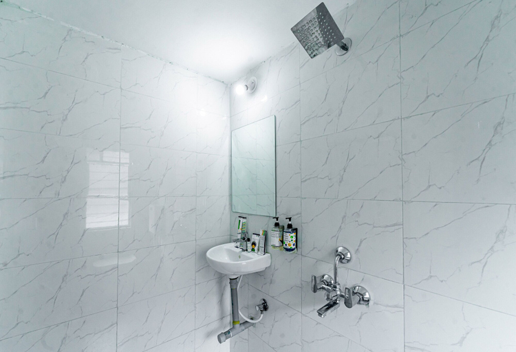 Bathroom 4, Itsy Hotels Mansi, Nashik