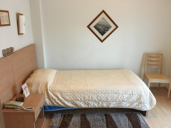Bedroom 2, Hotel Orestion - Bike and motorcycle friendly hotel, West Macedonia