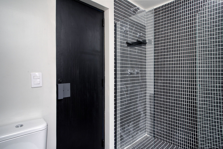 Bathroom 3, Tabas Renata Building, São Paulo