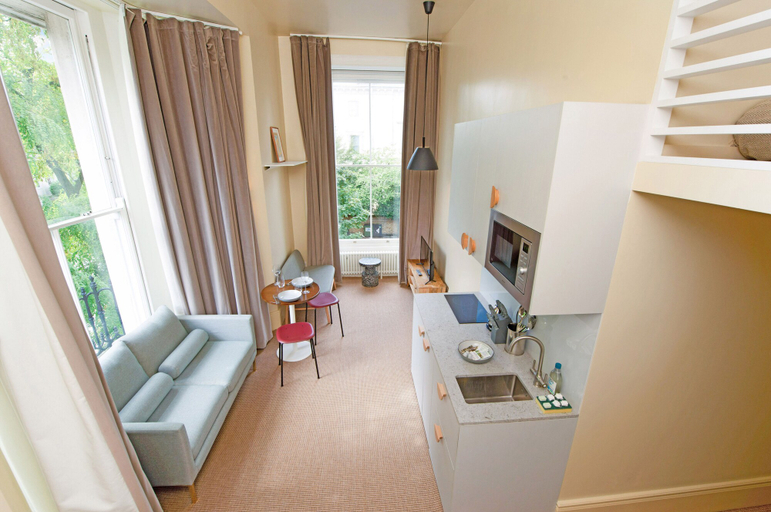 Living area 2, Superb Studio Apartment With Garden Views Near Camden, London