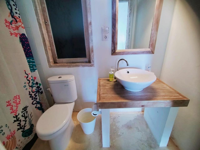 Bathroom 2, Ten RooMs, Bintan Regency