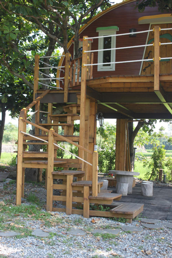 Exterior 8