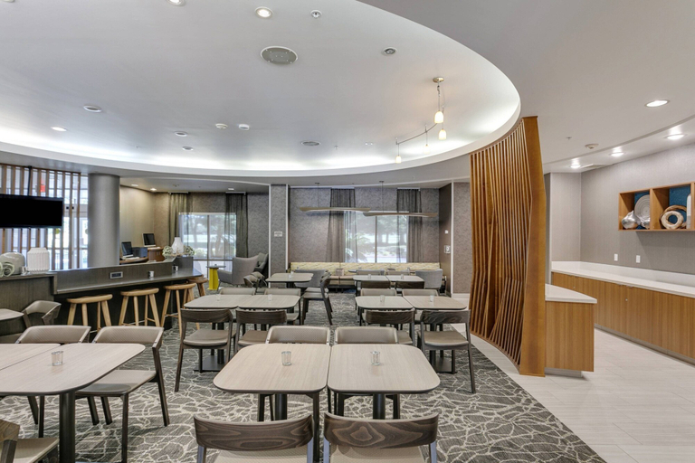 Food & Drinks 5, SpringHill Suites by Marriott Sacramento Natomas, Sacramento