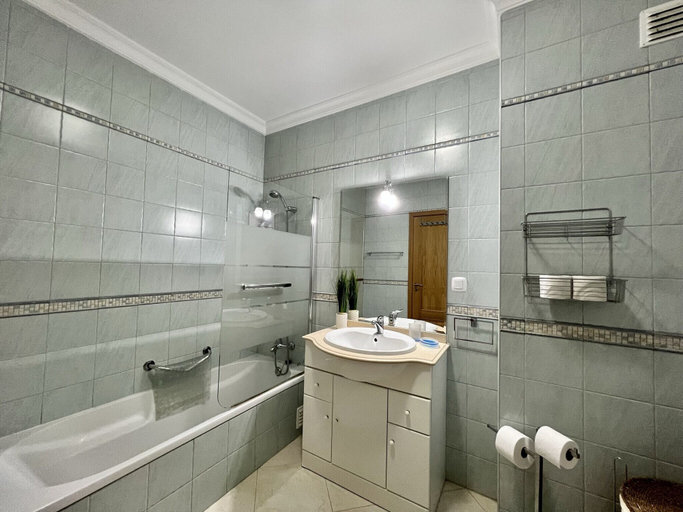 Bathroom 3, Armação Pêra Typical by Homing, Silves