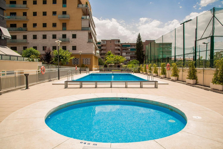 Sport & Beauty, EnjoyGranada LUJO Piscina y Parking, Granada