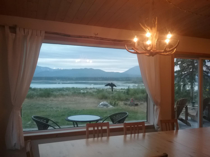 Food & Drinks 4, Eagle Bear Lodge, Cariboo
