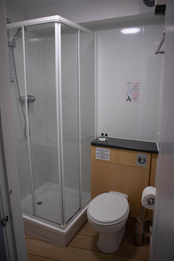 Bathroom 3, The Rosedale Hotel & Restaurant, Highland