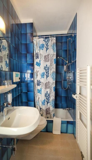 Bathroom 4, Piccolo Hotel Marlingerhof, Bolzano