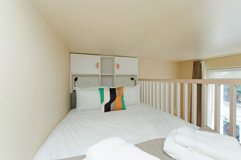 Bedroom 5, Deluxe Studio Suite in Historic Camden Terrace, London