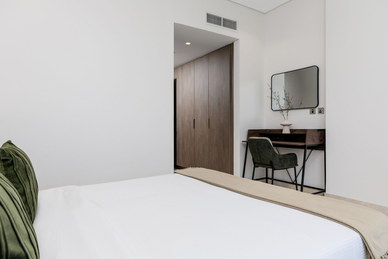 Bedroom 3, Maison Privee - Classy Urban Retreat w/ Amazing Dubai Canal Views, Dubai