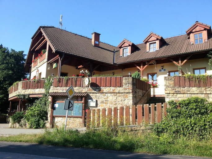 Others 3, Ubytovani Steak-Hredle, Beroun