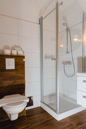 Bathroom 11