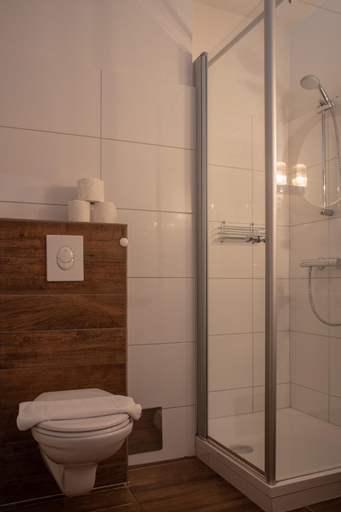 Bathroom 12