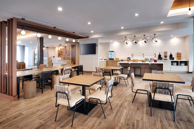 Food & Drinks 4, TownePlace Suites by Marriott Show Low, Navajo