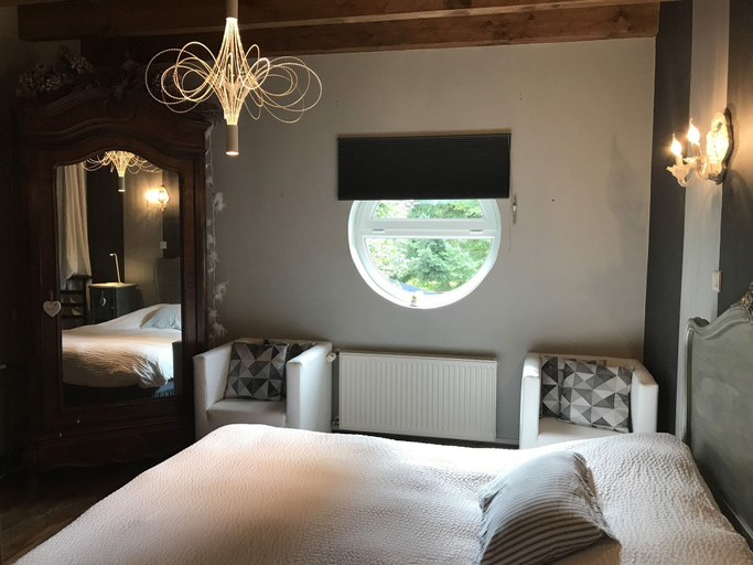 Bedroom 4, Domaine du Moulin, Moselle