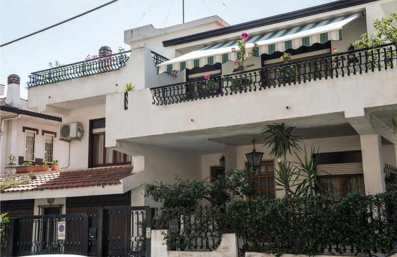 Exterior & Views, La Castellese, Catania