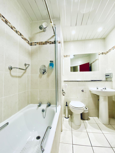 Bathroom 4, Beresford Hotel, Dublin