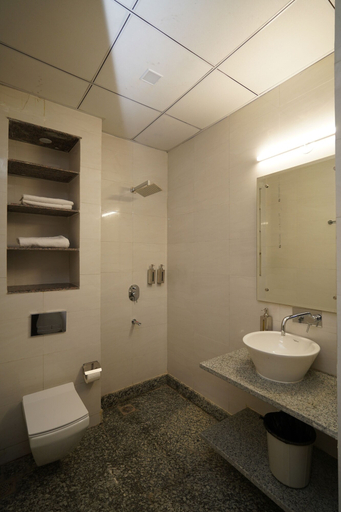 Bathroom 3, Posh Garden Inn, Gurgaon