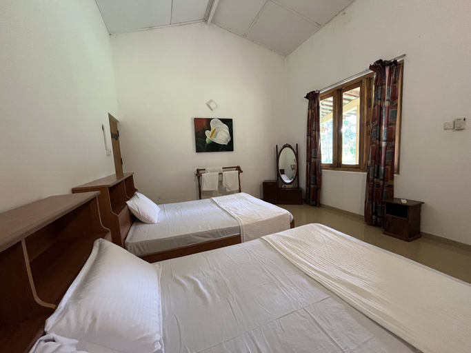 Bedroom 2, Rivendell Twisted Tree, Ganewatta
