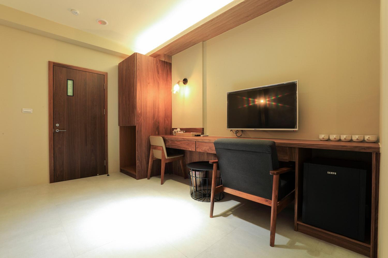 Others 5, Sharp B&B, Penghu