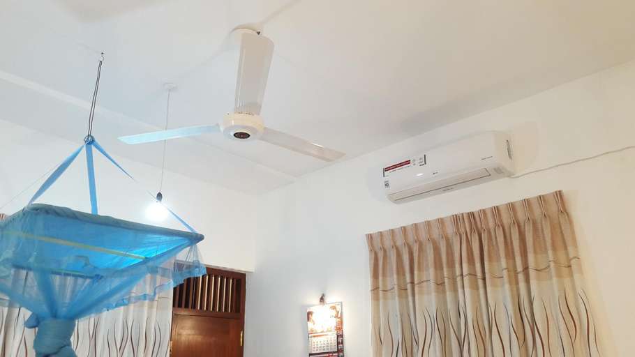 Bedroom 2, Sudarshi's Home, Dehiwala-Mount Lavinia