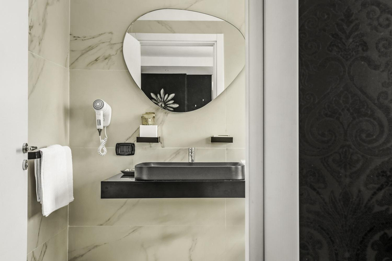 Bathroom 4, Reggia Suite Spa Hotel, Caserta