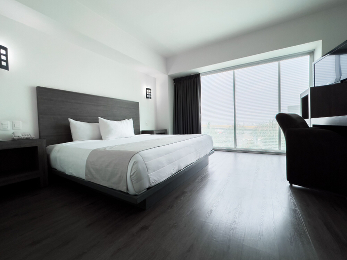 Bedroom 2, We Hotel Aeropuerto, Mexico City
