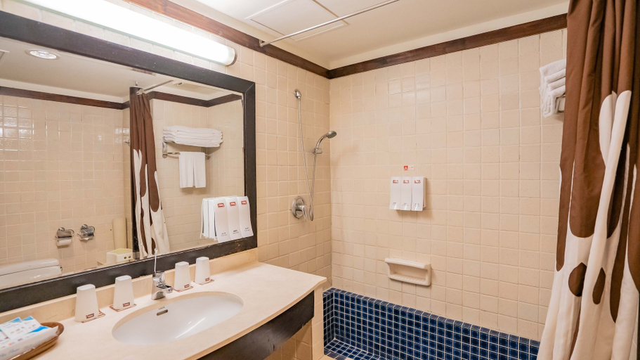 Bathroom 5, YoHo Beach Resort, Pingtung