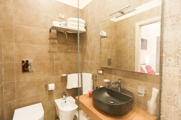 Bathroom 5, B&B Cortese, Napoli