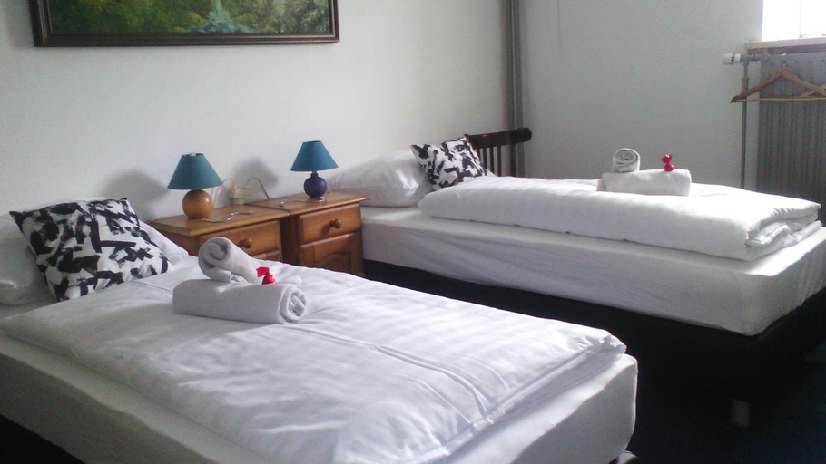 Bedroom 2, Schuttershof Heerlen - Adults Only, Heerlen