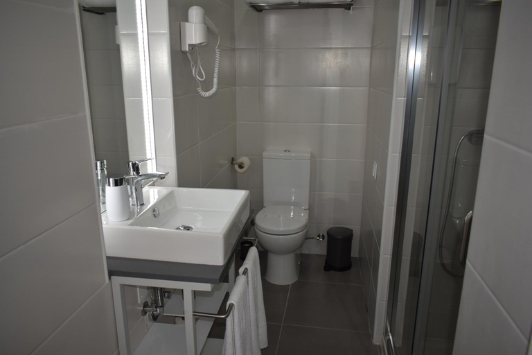 Bathroom, Oporto Living Apartments, Porto