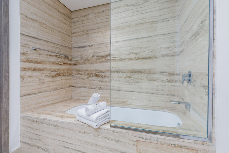 Bathroom 4, Maison Privee - Classy Urban Retreat w/ Amazing Dubai Canal Views, Dubai