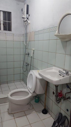 Bathroom 2, Carlos Residence In Baguio, Baguio City