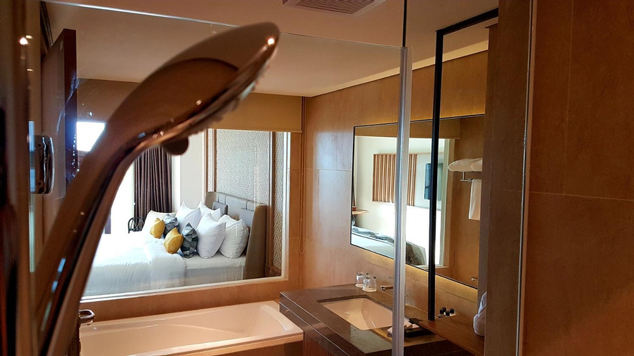 Bathroom 13