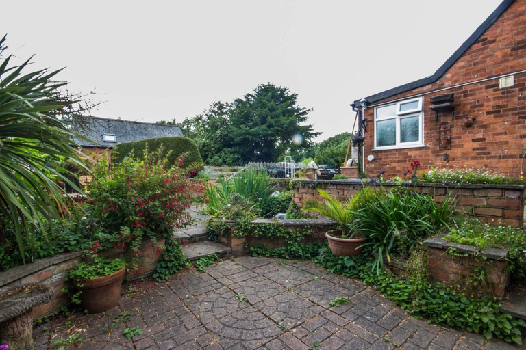 Others 5, Featherbed Cottage, Warwickshire