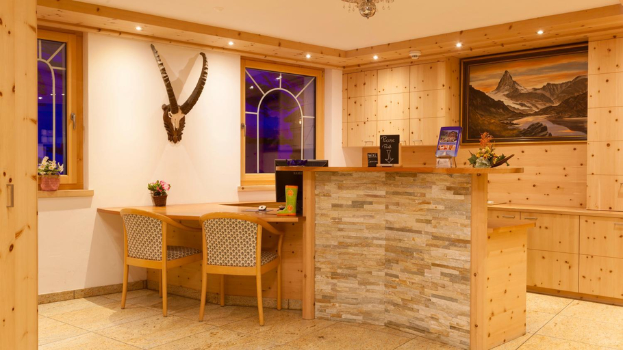 Public Area, Hotel Capricorn, Visp