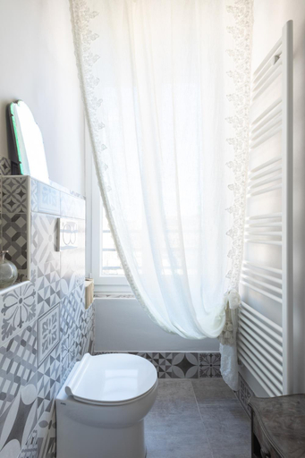 Others 3, Attico Luce B&B, Ancona