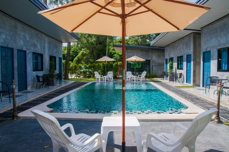 Swimming Pool 4