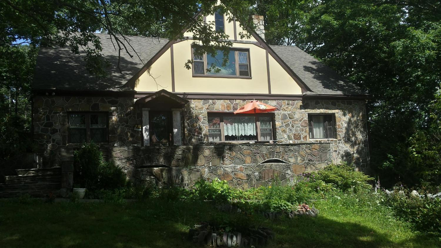 Others 5, Maurrocks - A Pocono Mountains B&B, Monroe