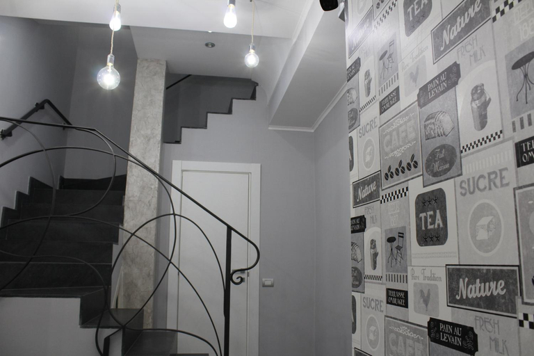 Others 5, B&B Fiumara, Napoli