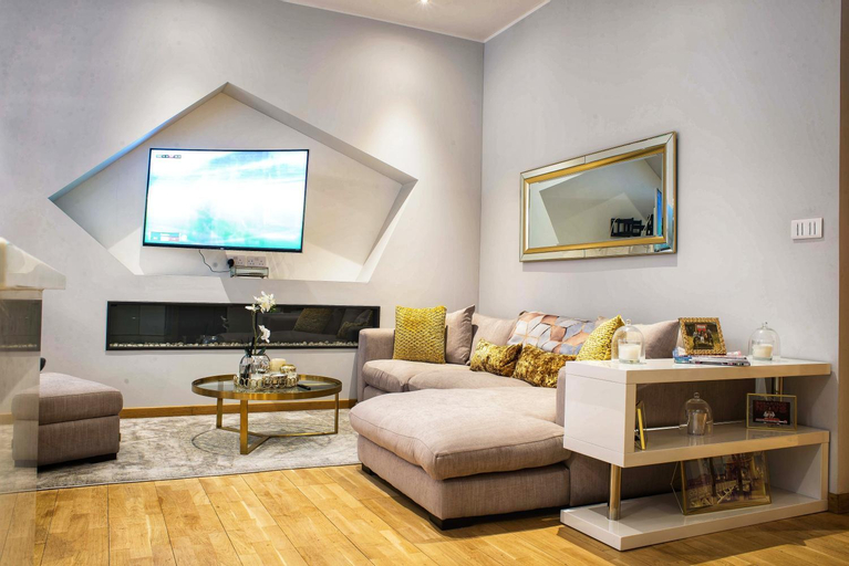 Others 4, 2 bed Chic Apartment in Glasgow City Centre, Glasgow