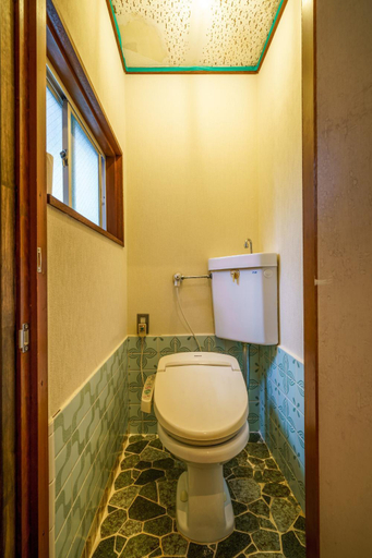 Bathroom 3, Mad Cat Hostel Osaka & Bar, Osaka