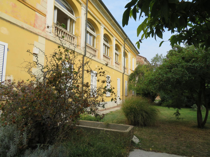 Exterior & Views 2, Bresbot, Pavia