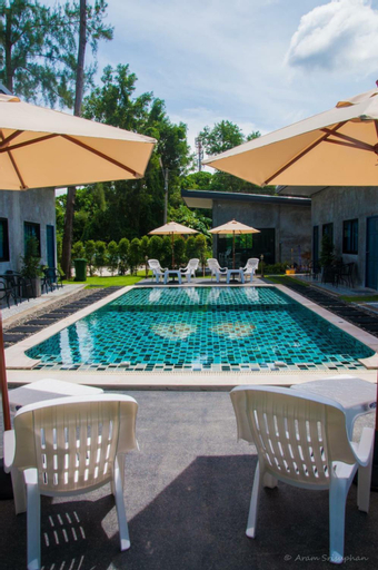 Swimming Pool 11
