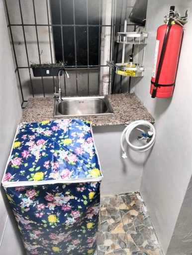 Bedroom 4, Affordable 2 BR 2 BA w/ Skycable, Netflix, & Amazon Prime, Mandaluyong