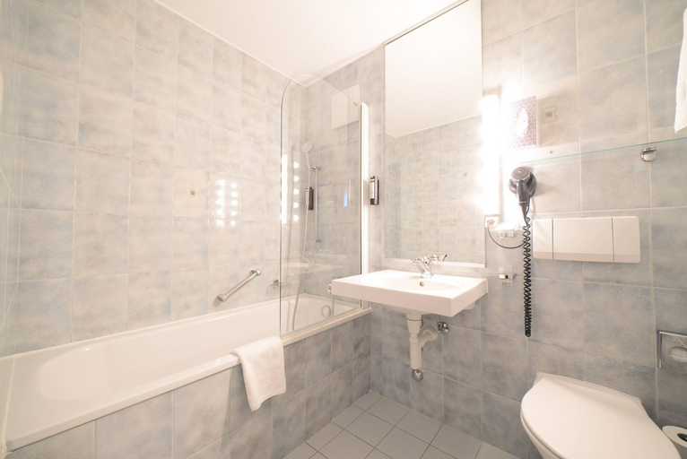 Bathroom 4, Tulip Inn Lausanne Beaulieu, Lausanne