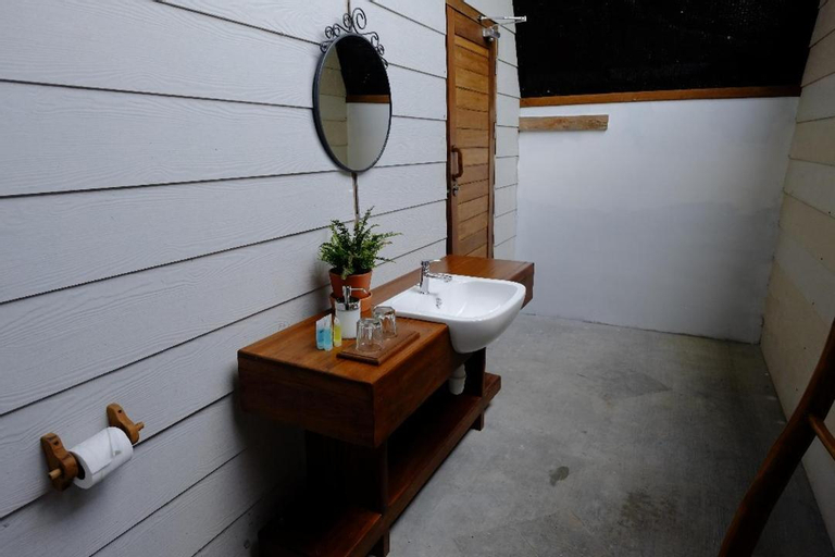 Bathroom 4